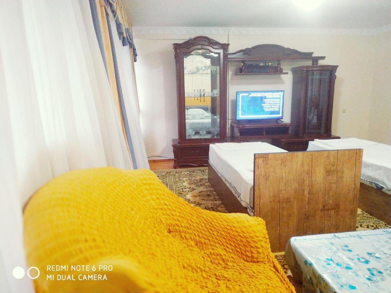 Central Apartment Tasjkent Buitenkant foto